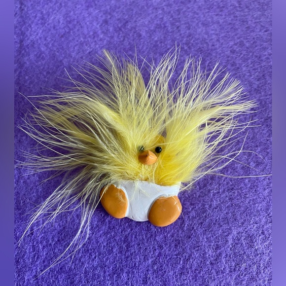 Jewelry - Cute Baby Chick Pin 🐣